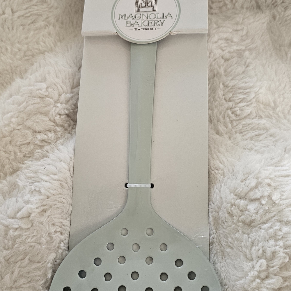 Magnolia Bakery Enamel Skimmer